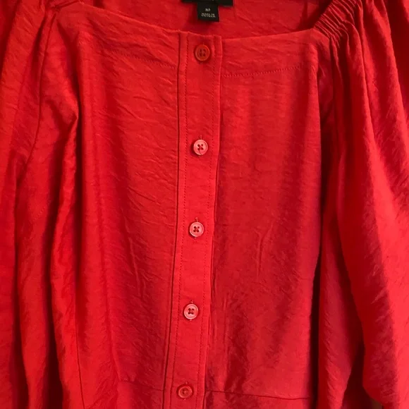 Ann Taylor Petite Top - Medium - Picture 6 of 6